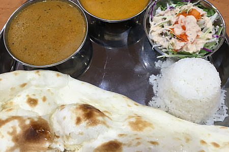 インド料理「パトワール（POTOHAR）吉祥寺店」のランチでチキンと野菜のカレー2種を選択