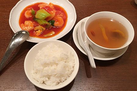 吉祥寺の広東料理店「翠蘭（すいらん）」で薬膳スープを含む夏ランチセットをいただく