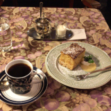吉祥寺の老舗喫茶店「ゆりあぺむぺる」でモカとりんごのケーキをいただく