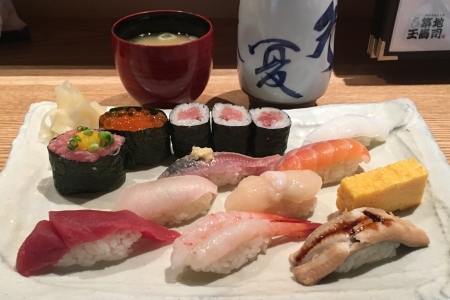 江戸前寿司「築地玉寿司」でお昼のすしメニューから「おすすめにぎり」をいただく
