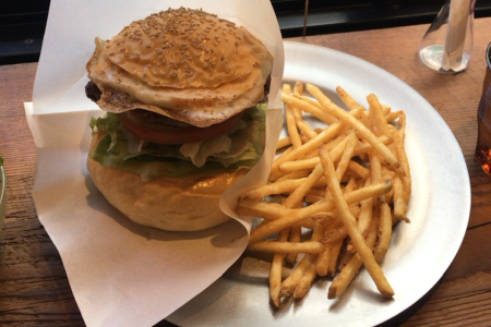 吉祥寺「burger kitchen WAKIE WAKIE」のハンバーガーはとても美味しくてボリューム満点