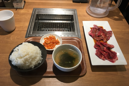 吉祥寺ランチ 400軒目は精肉店直営 焼肉定食 やまと の 牛カルビ ハラミ定食 でがっつり 吉祥寺ブログ きちログ