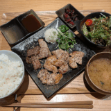 「029吉祥寺食堂」で「Wカルビ定食」にミニサラダを付けてお肉気分を満たす