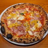 「Pizzeria&trattoria GONZO（ゴンゾ）吉祥寺店」で生地モッチリ具だくさんピザ「オーソレミヨ」を堪能