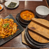 焼肉・韓国料理「KollaBo（コラボ）吉祥寺新店」の「肉野菜炒め＆純豆腐チゲ定食＋チヂミ」で美味しくお腹いっぱい