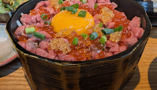 吉祥寺駅南口前「井の頭ビル」2階の「チキンレッグ」で「ローストビーフいくら丼」定食を堪能