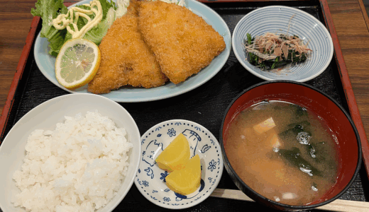 行きつけの「まるけん食堂」で久しぶりに「アジフライ定食」を選んでサクッとほくっと家庭の味を堪能