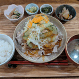行きつけの「吉祥寺もがめ食堂」 で新メニュー「雲白肉（ウンパイロウ）」を味わう
