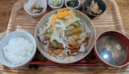 行きつけの「吉祥寺もがめ食堂」 で新メニュー「雲白肉（ウンパイロウ）」を味わう
