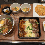 「韓美膳（ハンビジェ）アトレ吉祥寺店」で夏の平日限定ランチ「イイダコとチーズサムギョプサル＆もずくキムチ冷麺セット」を堪能