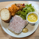 吉祥寺パルコ裏「ビストロ スズ（Suz）」でワンプレートランチ「パテ・ド・カンパーニュ」にいつものデザートを味わう