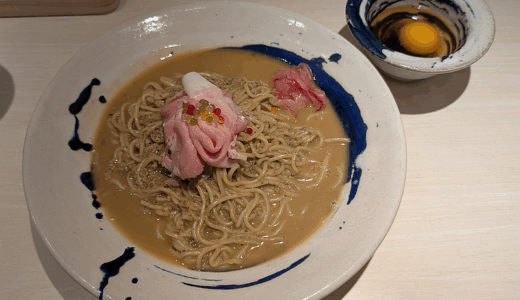 大正通りにできた「neo油そば　ナミノリビーチ」でスープパスタのような濃厚スープの「ボンゴレ油そば」を味わう