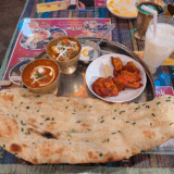 コピス吉祥寺A館 B1F のアジアンレストラン「ナマステ東京」でガーリックナンも強力な「インドスペシャル」をいただく