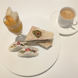 「タカノフルーツパーラー アトレ吉祥寺店」の「バラエティーランチサンド ～秋果～」で少しずつ美味しくいただく