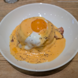 吉祥寺マルイ 1階「オリジナルパンケーキハウス」のリニューアルメニューから「ふわふわカルボナーラパンケーキ」をいただく