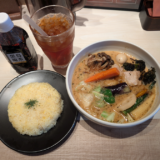 大正通りにできたスープカレー専門店「SOUP CURRY KING」で野菜もお肉もゴロっと美味しい「豚角煮野菜カリー」を味わう